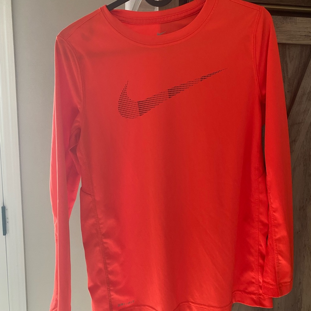 Nike Long Sleeve Dri-Fit Size M Youth.